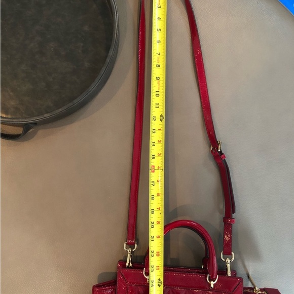 Beautiful New Michael Kors Red Patent Leather Vivianne Bag - Picture 4 of 13